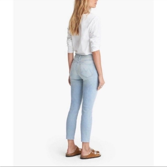 MOTHER The Looker Crop Light Wash Jean in Swimming Pool Sunday 30 - Picture 1 of 8